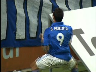 Rubiato celebra el segundo gol del Oviedo
