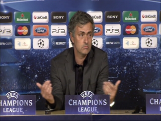 José Mourinho, esta noche en la sala de prensa del Bernabéu.