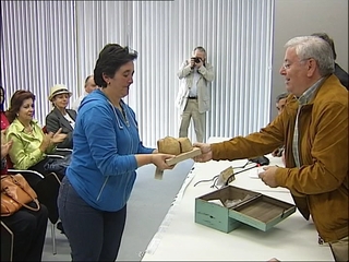 Rosa Isabel Sánchez recoge el premio al mejor queso de Asturias 2010 