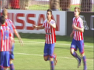 Los jugadores del Sporting B celebran un gol