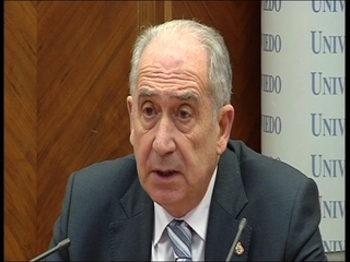 El rector de la Universidad de Oviedo, Vicente Gotor