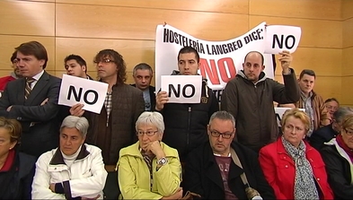 Protesta de los hosteleros de Langreo en el pleno del ayuntamiento