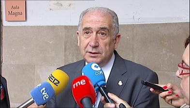 El rector de la Universidad de Oviedo, Vicente Gotor
