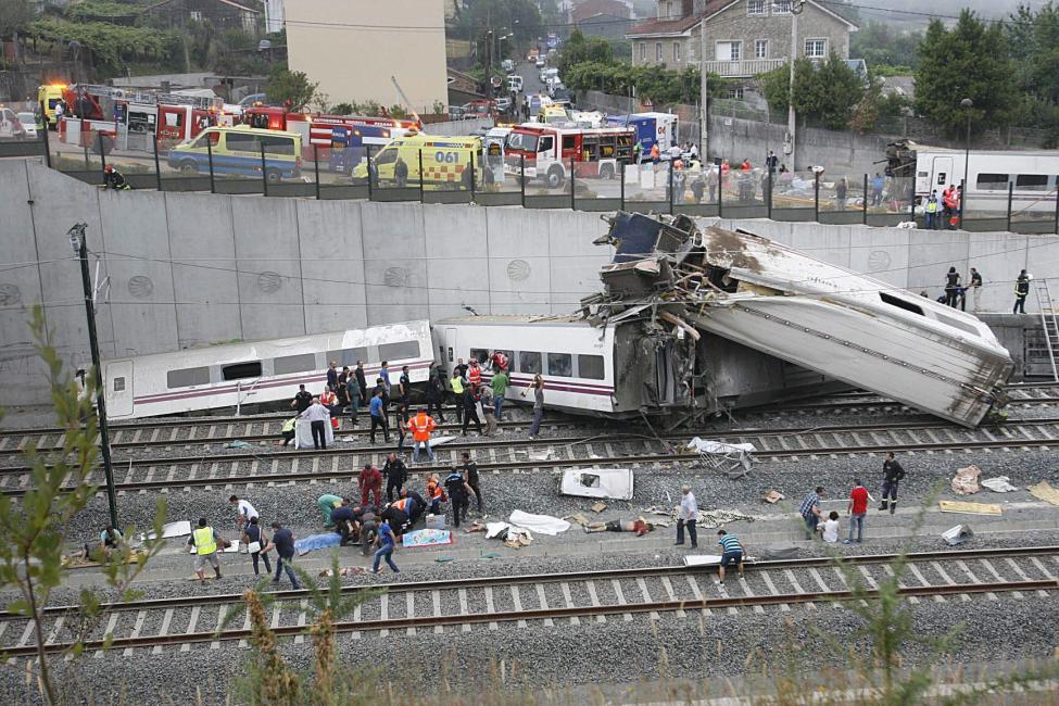Tren descarrilado en Santiago de Compostela