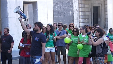 Profesores interinos manifestándose. 