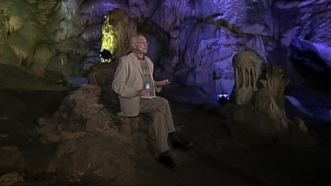 Jean Clottes en la Cueva de Candamo