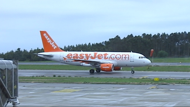 Un avión de EasyJet en el Aeropuerto de Asturias 