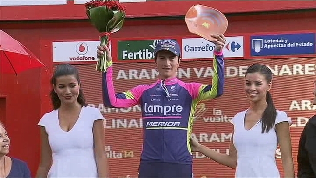 El colombiano Winner Anacona en el podio de Vuelta