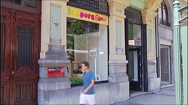 Cáritas en Oviedo su primera tienda de ropa de segunda mano -