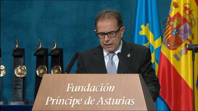 Momento del discurso de Avelino Corma en los Premios Príncipe