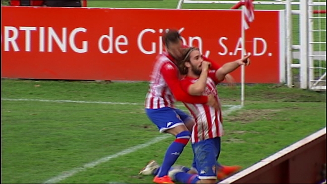 Mendi celebra su gol ante el Guijuelo
