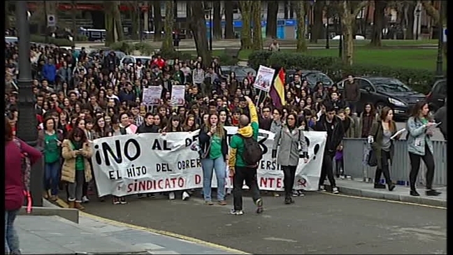 Cabecera de la manifestación de estudiantes en el segundo día de huelga