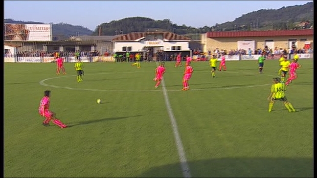 El Real Oviedo vence al Lealtad (0-2)