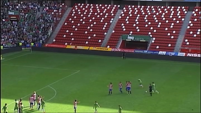 Un momento del partido Sporting b-Racing de Santander