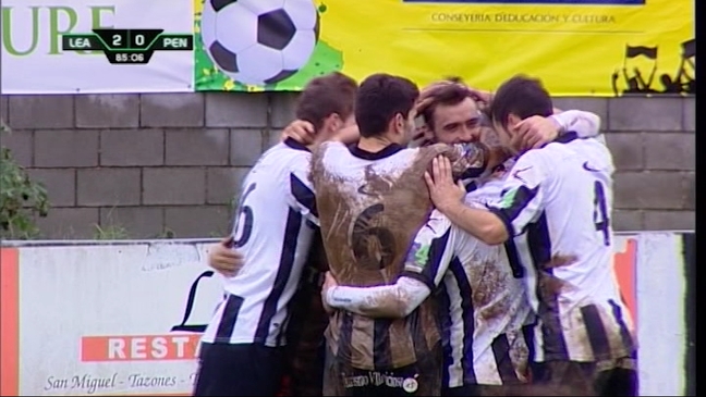 Los jugadores del Lealtad celebran el segundo gol ante el Peña Sport