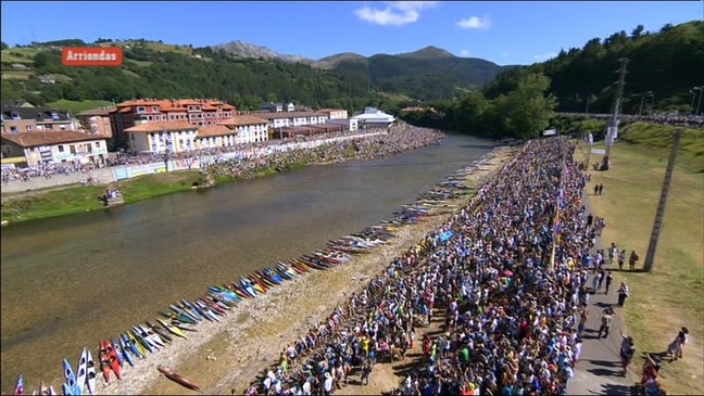 Asturias vive la fiesta de las piraguas