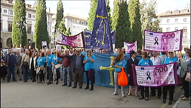 Concentración en Oviedo contra el impuesto de sucesiones 