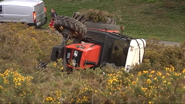 Tractor accidentado en Allande