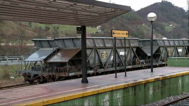 Vagones tolva destinados al transporte de carbón