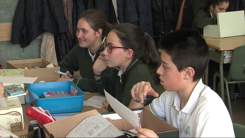   Los alumnos del colegio Santo Domingo de Oviedo buscan crear una red social astur-saharaui