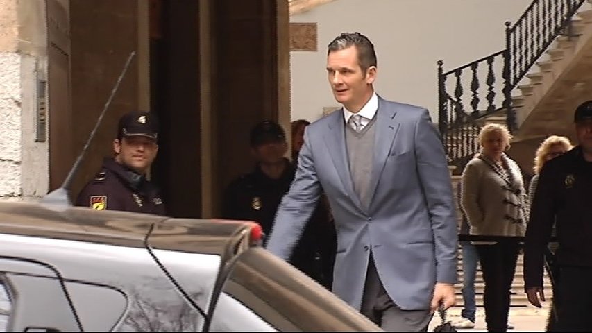 Salida de Iñaki Urdangarín a la salida de los juzgados