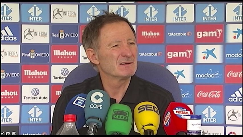   El técnico del Real Oviedo, Juan Antonio Anquela