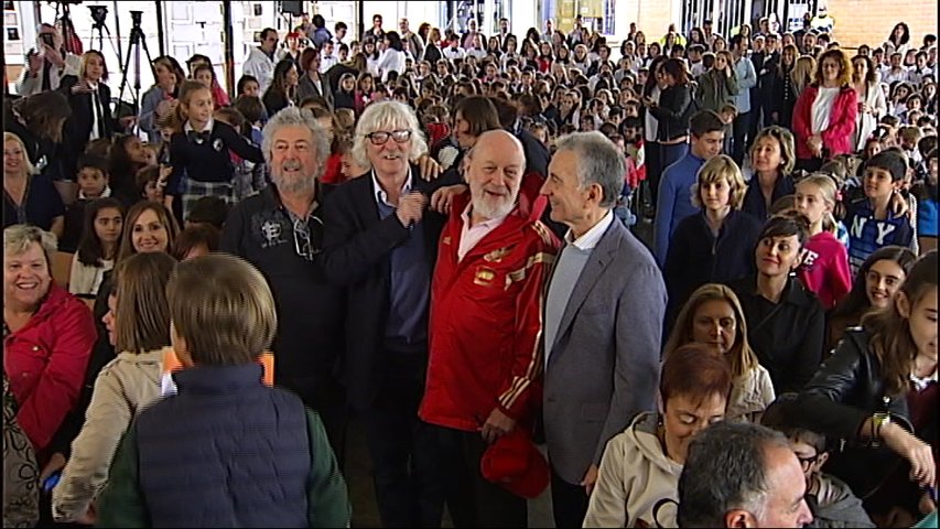 Les Luthiers en el encuentro con los escolares