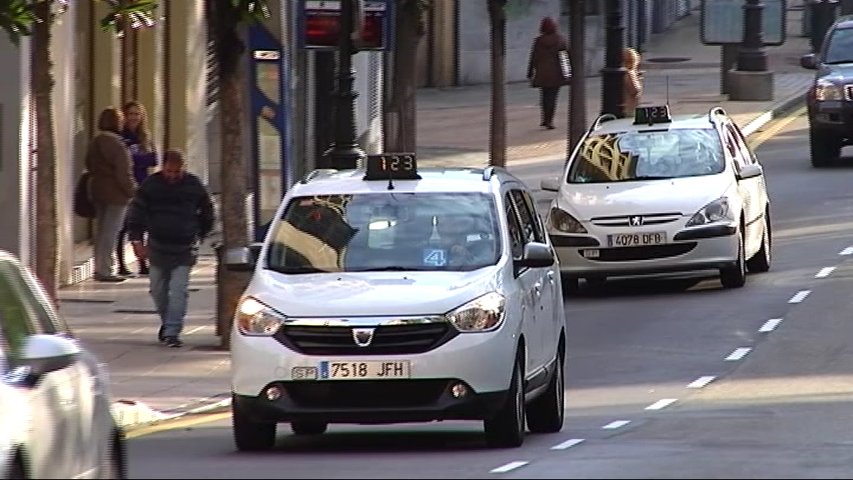 Sin acuerdo entre los taxistas y el Ayuntamiento de Oviedo por el descanso obligatorio