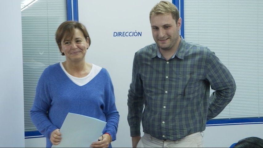 La candidata a la presidencia de Foro Asturias, Carmen Moriyón junto a Adrián Pumares