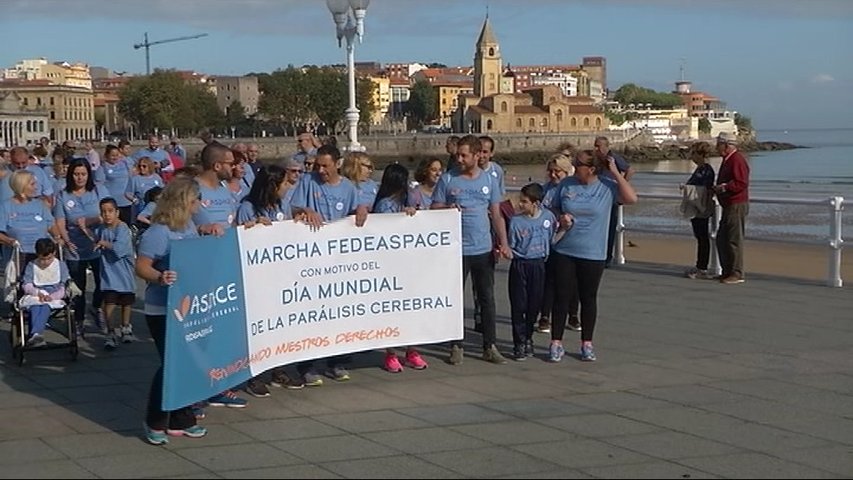 Marcha reivindicativa en Gijón de las personas con parálisis cerebral