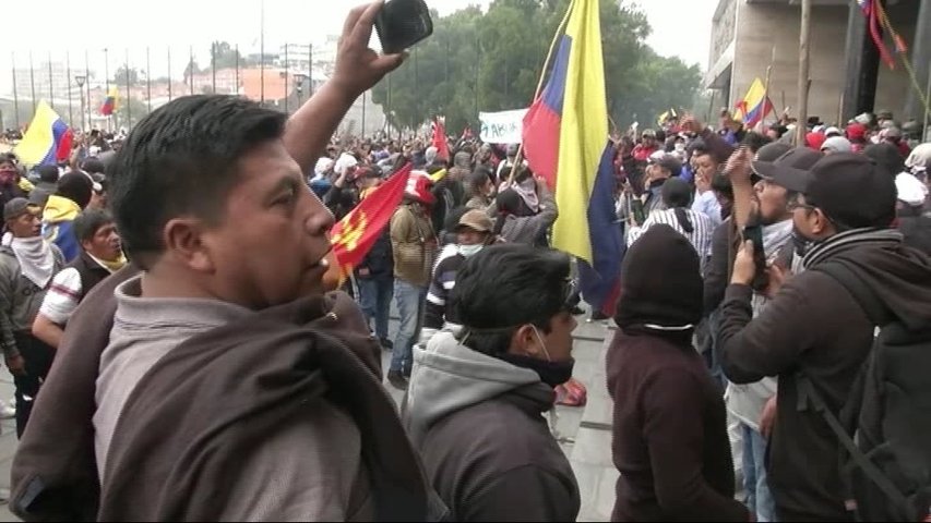 Los ecuatorianos protestan en las calles contra la reforma económica del Gobierno