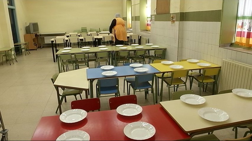interno escalera mecánica exagerar El Ayuntamiento de Gijón aprobará una ayuda extraordinaria para cubrir el  encarecimiento del servicio de comedor en los colegios - Noticias RTPA