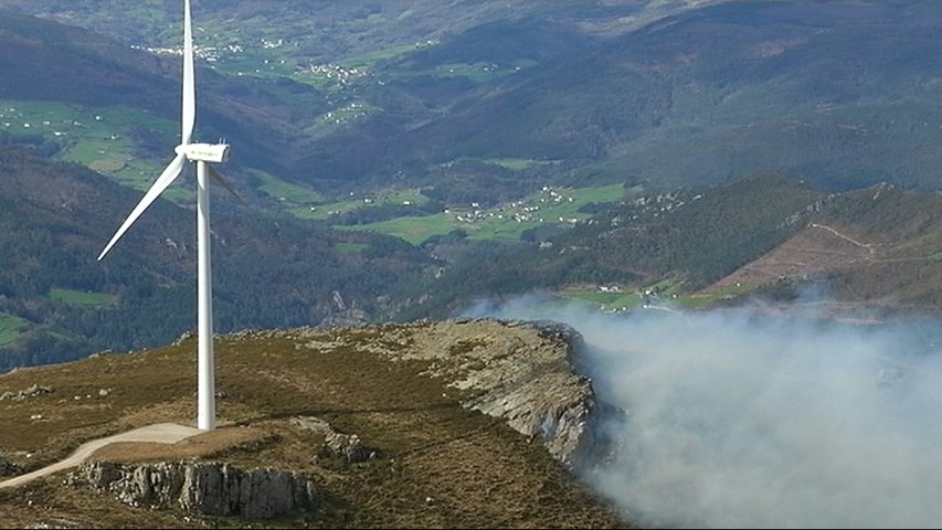 Incendio en el occidente asturiano