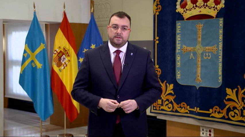 El presidente del Principado de Asturias, Adrián Barbón, durante su mensaje por la crisis del Coronavirus