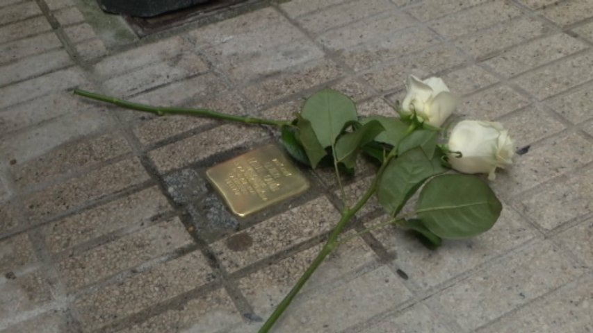   Adoquines de la memoria homenajean a gijoneses víctimas de los campos nazis