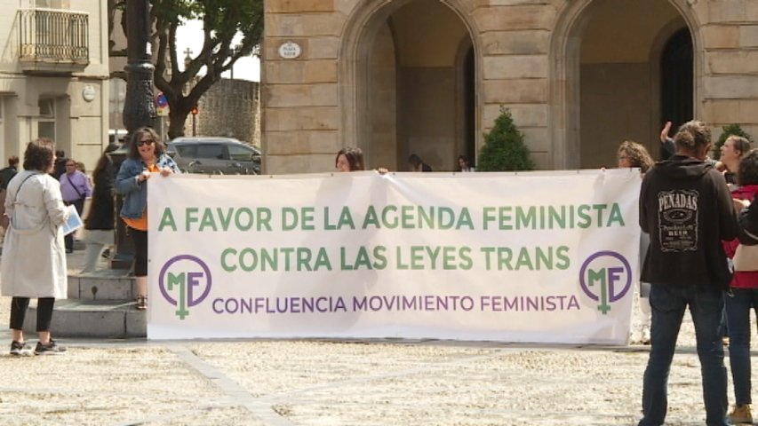 Concentración feminista en Gijón contra las leyes trans del Gobierno de España
