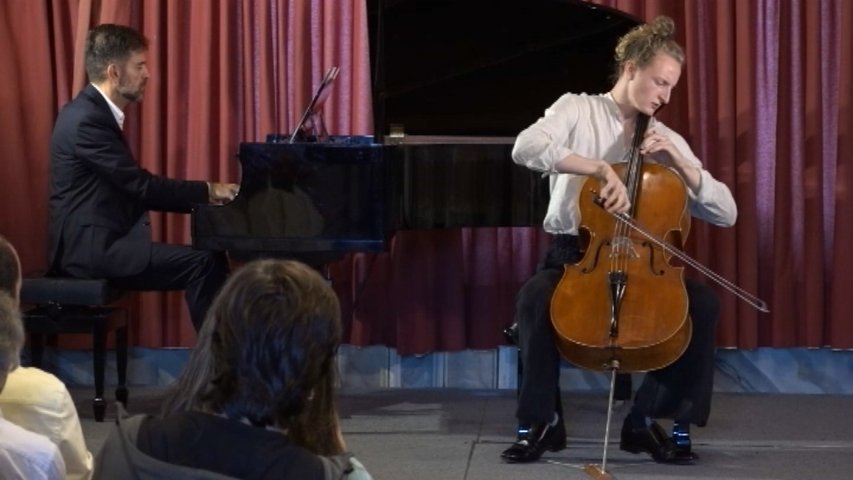El violonchelista Willard Carter copa los premios del 23º Concurso Internacional de Llanes