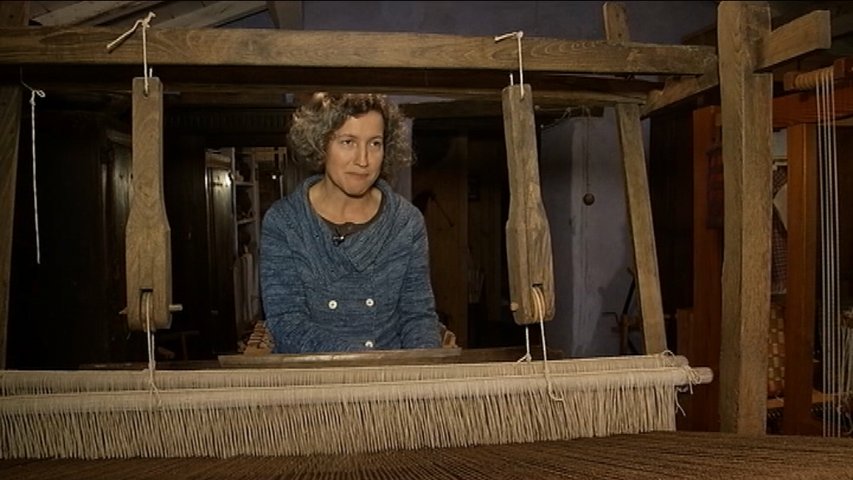 Paz González Mesa, una de las últimas texedoras y filanderas de Asturias