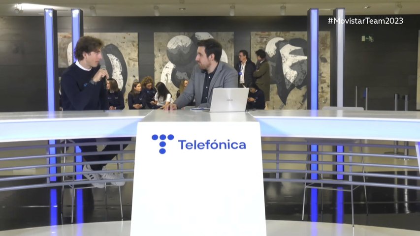 Iván García en una entrevista como corredor del Movistar Team 2023