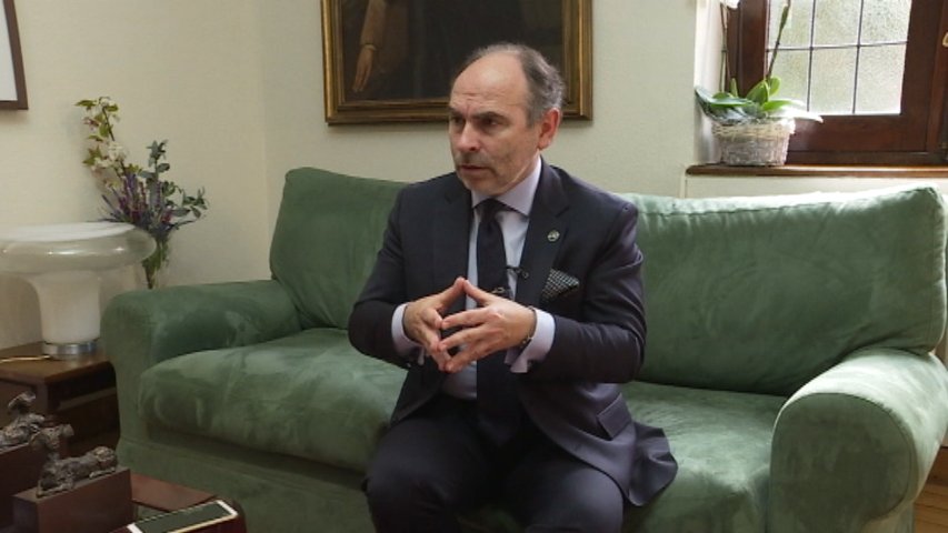 El rector de la Universidad de Oviedo, Ignacio Villaverde