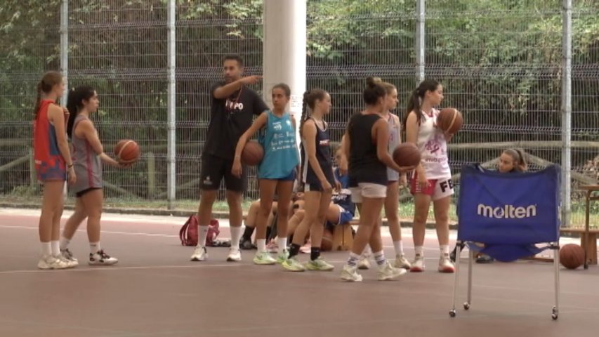 El Club Reino de León organiza en Cangas del Narcea el Campus 'Pienso en Basket'
