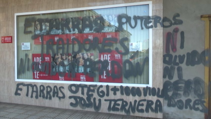 Ataques a las sedes del PSOE de Llanera y Cangas del Narcea